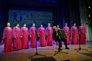 Ббердчане благодарят ансамбль «Рябинушка» за душевное пение