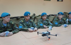 Накануне Дня народного единства юнкоры Бердска встретились с курсантами ВПК «Единство»