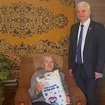 Председатель совета депутатов Бердска поздравил с Новым годом ветерана войны