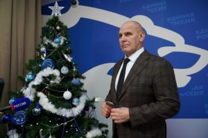 Мечту юной бердчанки исполнит сенатор Александр Карелин