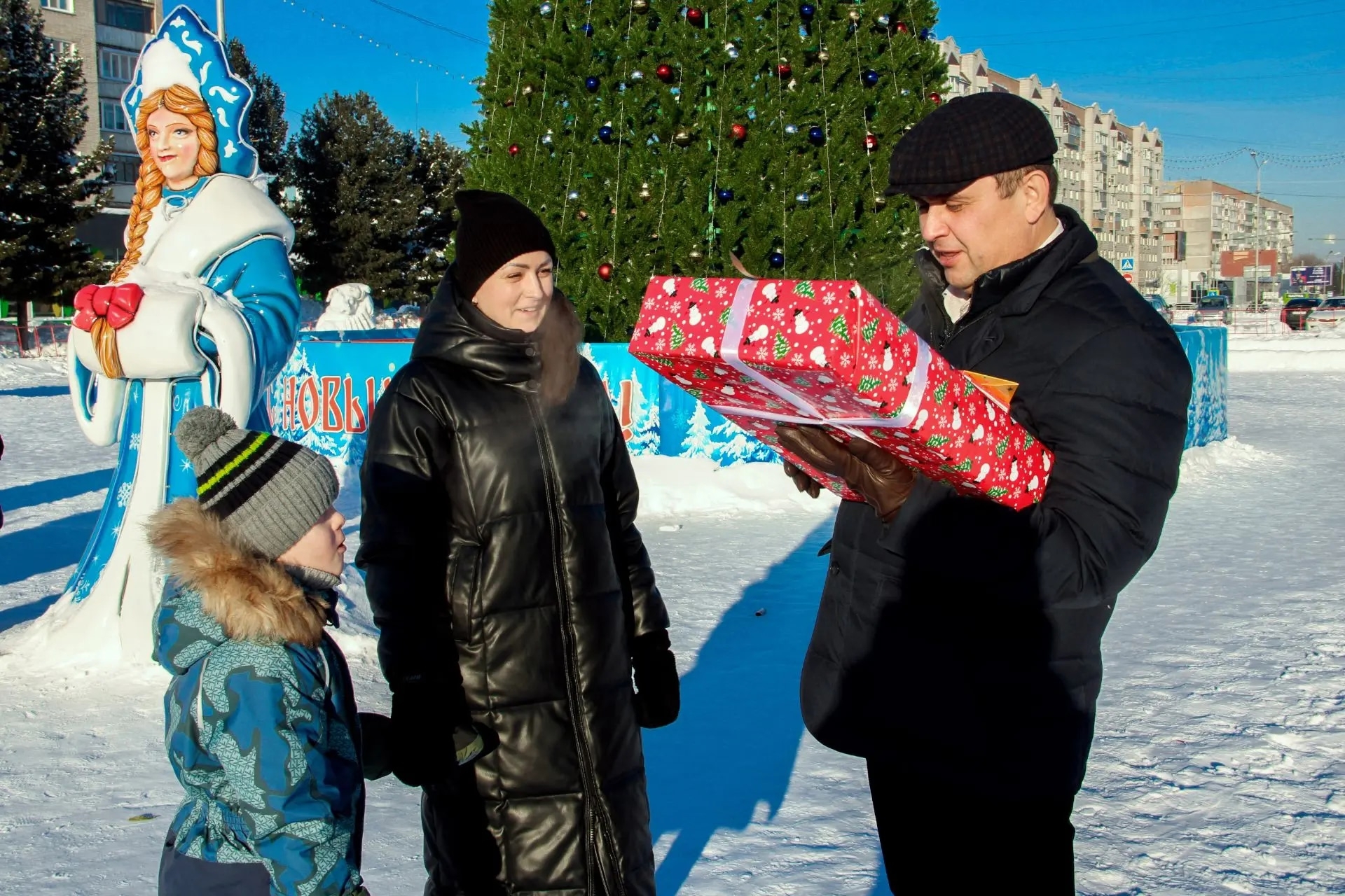 Новогоднюю мечту юного бердчанина исполнил замглавы администрации
