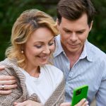 Женщины Новосибирска подружились с ИИ-компаньонами – аналитика Yota