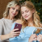 Новосибирцы стали чаще звонить друг другу, чтобы поздравить с Новым годом