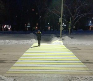 В Бердске запустили голографический проектор на пешеходном переходе