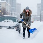 Лопата вместо штанги: снегопады помогут новосибирцам сжечь до 900 калорий в час