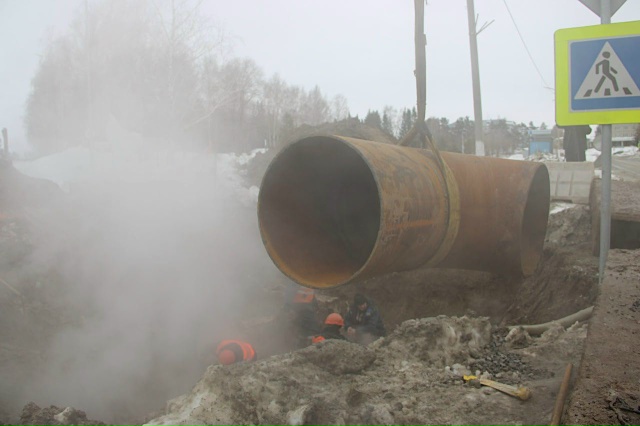 Завершены работы на коллекторе по замене дефектного участка в Бердске