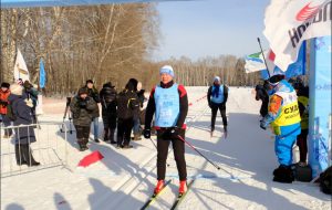 Губернатор Андрей Травников принял участие в массовой гонке «Лыжня России»