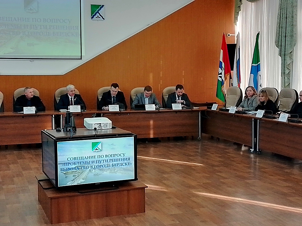 Бердчанам рассказали, почему трудно дозвониться до регоператора по вывозу мусора