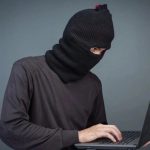 Мошенники предлагают пенсионерам области проверить размер их пенсий