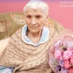 Бердчанку поздравили со 102-ой годовщиной