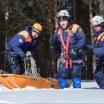 Бердские спасатели помогли увязшим в снегу людям