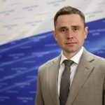 С 8 Марта поздравил бердчанок депутат Государственной Думы РФ Александр Аксёненко