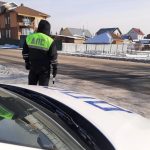 Врезался в машину и в ограждение водитель иномарки на “Чуйском тракте” в Бердске