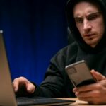 Бердские полицейские участвовали в задержании пособника мошенников