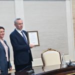 Губернатору Андрею Травникову вручена благодарность за реализацию проекта «Производительность труда»