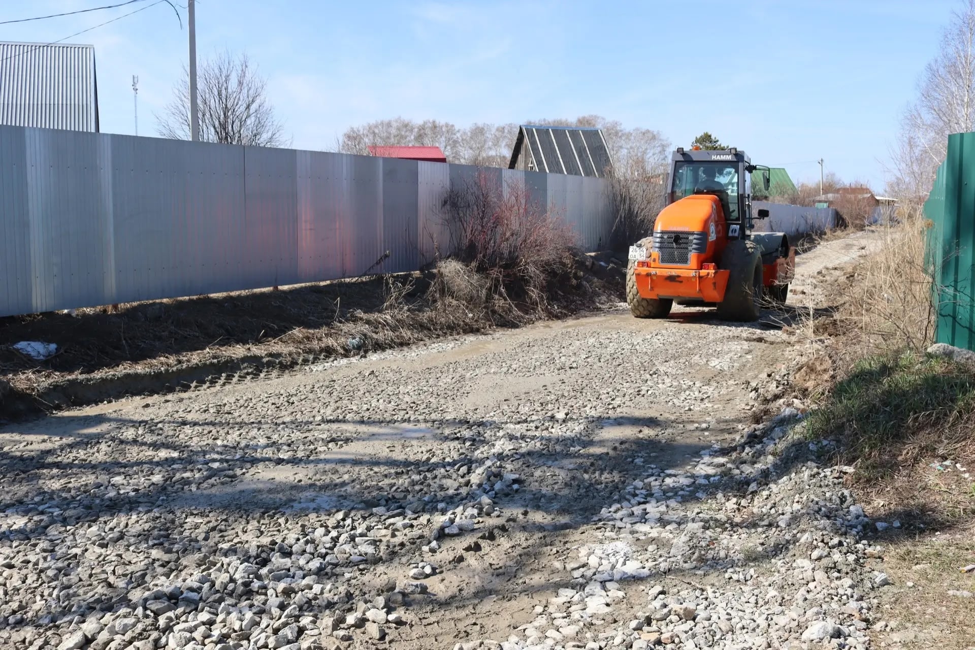 Восстанавливают дорогу в районе СНТ «Отрадное» после паводка в Бердске