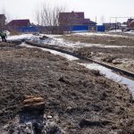 Пошла вода с территории аэродрома в Бердске