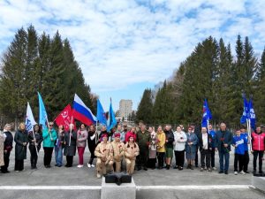 Бердчане проехали «Автопробегом» и возложили цветы к Мемориалу Славы