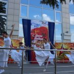 Жители микрорайона в Бердске аплодировали песням Победы