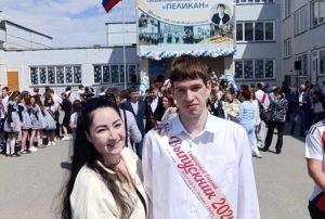 В Бердске для выпускников прозвенел Последний звонок