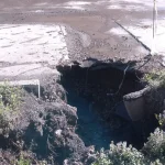 На большую яму на дороге пожаловалась бердчанка