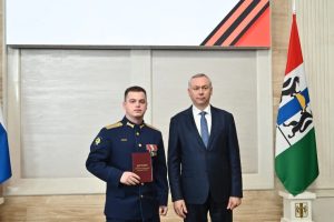 Губернатор вручил дипломы выпускникам первого потока программы «Герои НовоСибири»