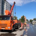 В центре Бердска ремонтируют оборудование в тепловой камере