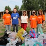 Четвероногим обитателям приюта «Надежда» в Бердске привезли гостинцы