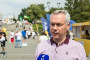Андрей Травников поздравил новосибирцев с Днем семьи, любви и верности