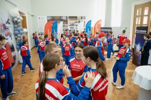 Дорога в будущее: 100 юных россиян отправились в путешествие на «Поезде Героев»