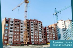 Строителей Бердска поздравили и наградили за профессионализм