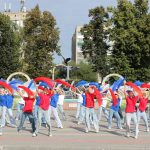 День флага России в Бердске начался флешмобом на площади «Родины»