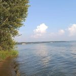Бердские спасатели помогли дрейфующей на катере семье с ребенком