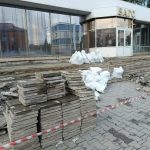 Начался ремонт крыльца бердского ЗАГСа