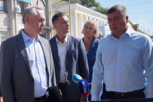 Проконтролировал ремонт бердского спорткомплекса «Вега» Андрей Травников