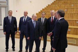 Президент России Владимир Путин оценил уровень науки в НГУ