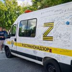 Андрей Травников оставил послание на технике участникам СВО в День флага