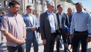 Проконтролировал ремонт бердского спорткомплекса «Вега» Андрей Травников