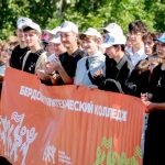 Первокурсники бердских колледжей собрались на «Параде студентов»