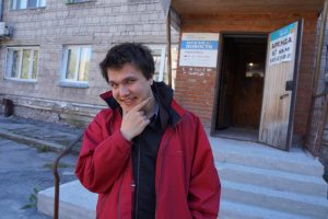 Юнкор «ПикНика» и выпускник ВГИКа поздравил коллектив «Бердских новостей» с юбилеем
