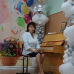 Песней «Заря над Донбассом» поздравила коллектив «Бердских новостей» с юбилеем Раиса Рейхердт
