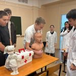 В школах Бердска студенты медколледжа провели «Уроки безопасности»