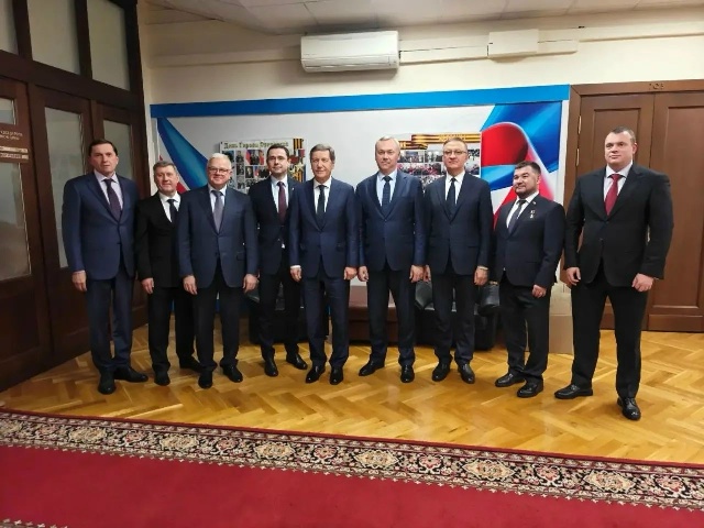С депутатами от области встретился губернатор Андрей Травников
