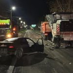 Сбил дорожного рабочего и врезался в самоходную машину водитель в Бердске